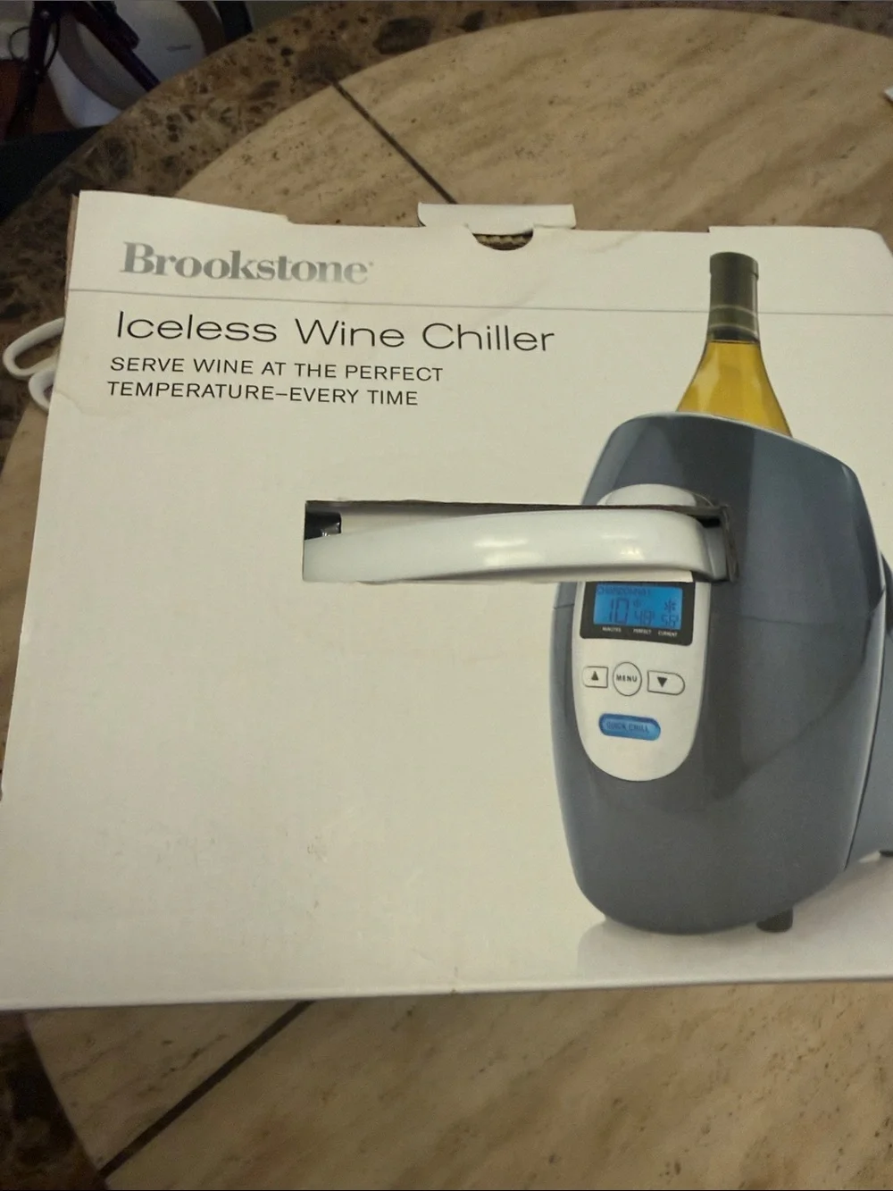 Iceless wine chiller